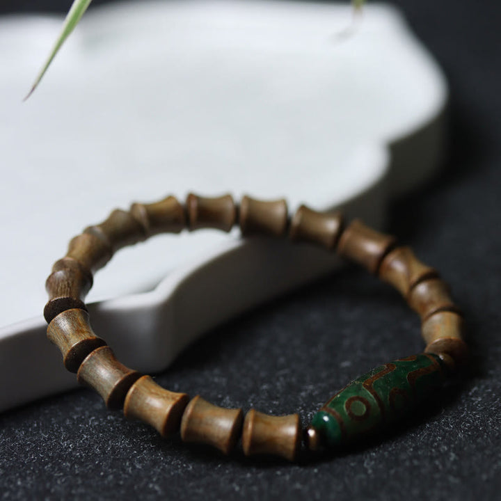 BWOOOH Tibetan Nine-Eye Dzi Bead Green Sandalwood Peace Bracelet