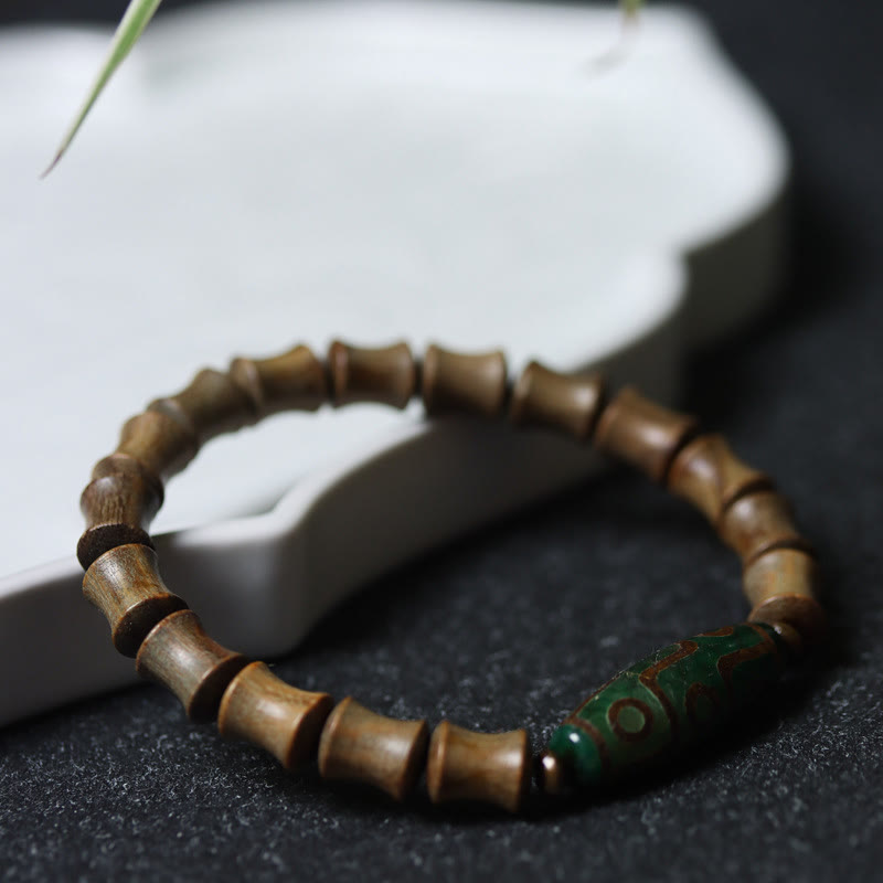 BWOOOH Tibetan Nine-Eye Dzi Bead Green Sandalwood Peace Bracelet