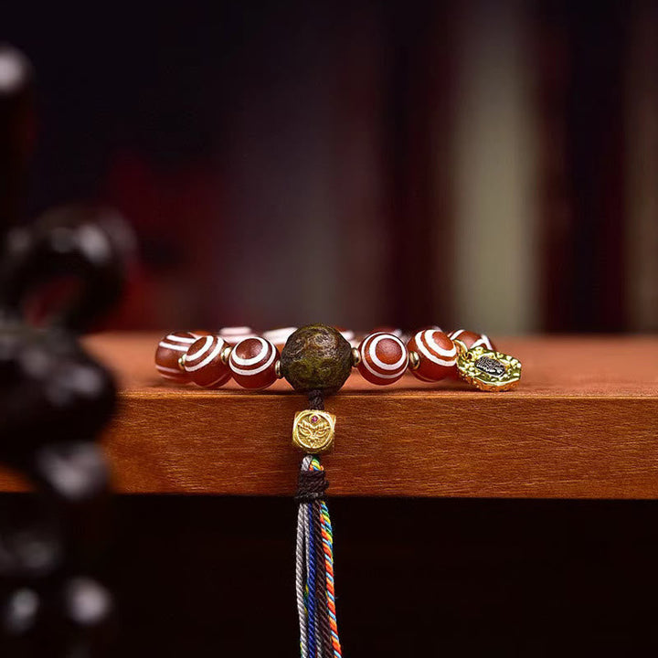 BWOOOH Tibetan Zakiram Red Agate Confidence Bracelet