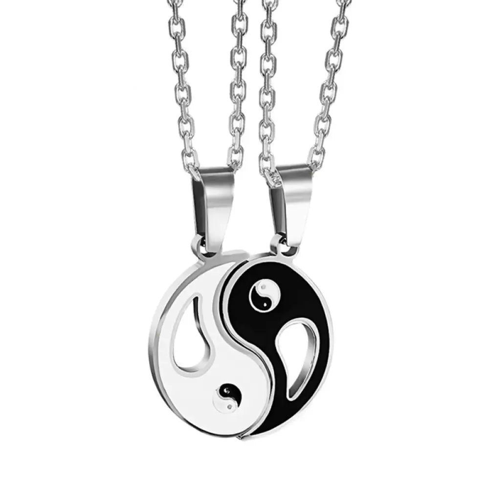 BWOOOH 2pcs yin yang pendant couple necklace set — matching spiritual jewelry for partners representing balance and harmony