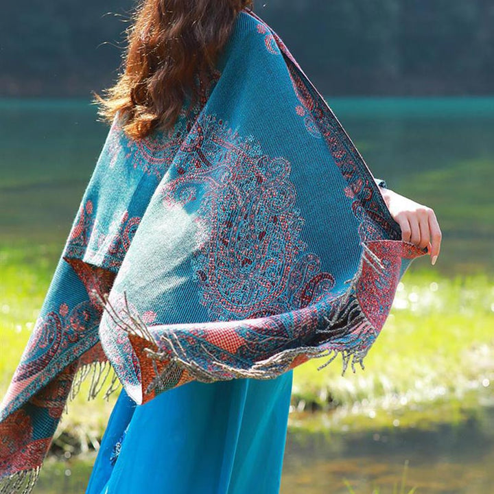 BWOOOH Tibetan Vine Leaves Pattern Design Shawl Cozy Trav