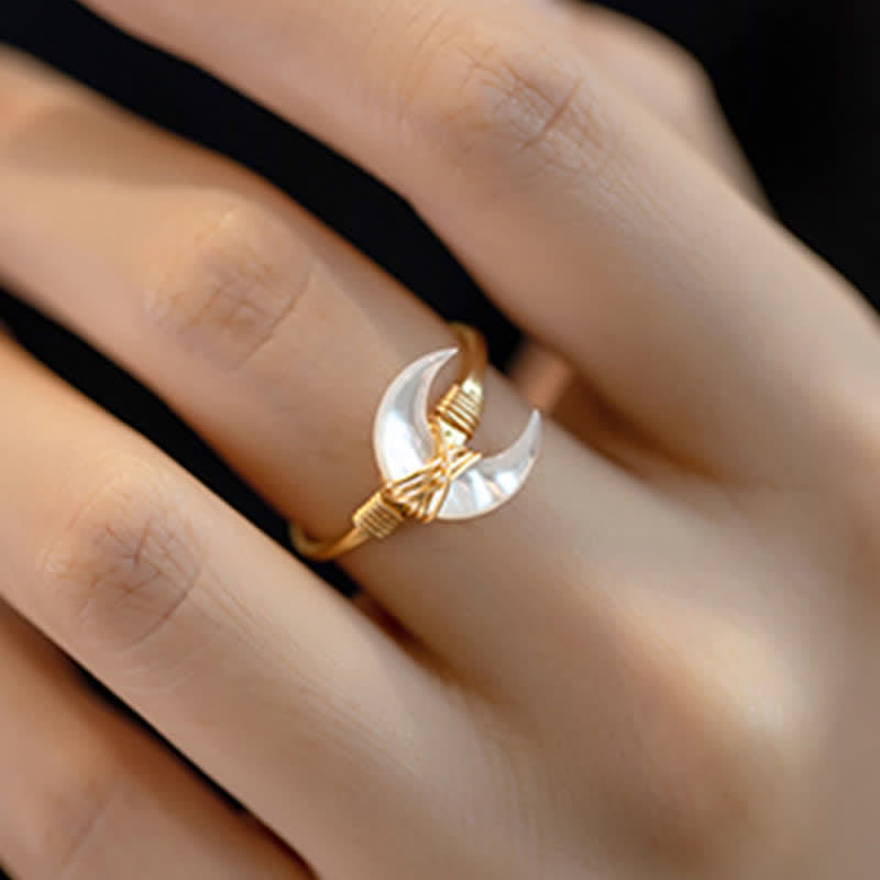 BWOOOH Natural Tridacna Stone Moon 14K Gold Blessing Ring