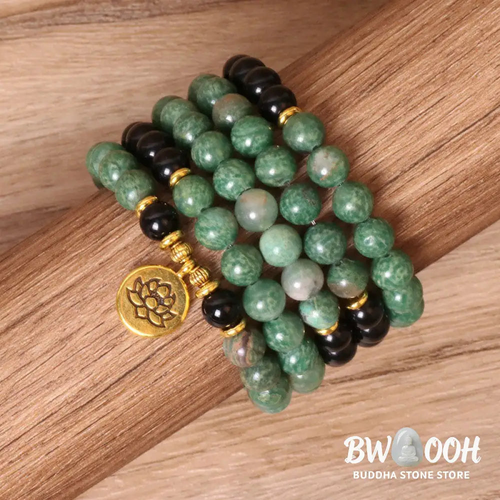 BWOOOH 108-bead natural Green Agate and Black Onyx mala healing bracelet, featuring 8mm polished beads. Handcrafted unisex meditation accessory, perfect for spiritual balance and focused mindfulness practice. - View 5