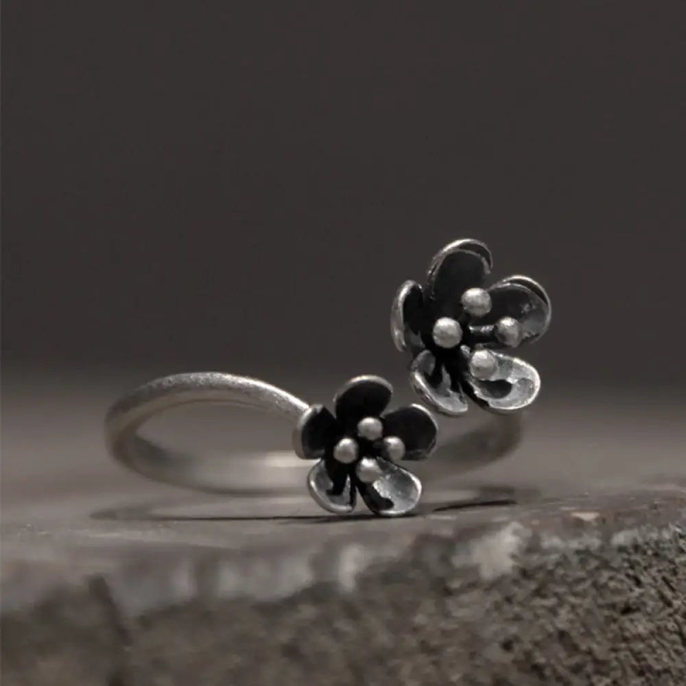 BWOOOH 925 Sterling Silver Flowers Ring — Sterling Silver crystal healing bracelet for spiritual healing and mindful living