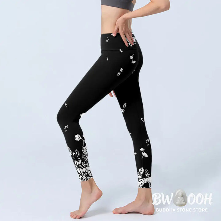 BWOOOH printed yoga leggings - Black Scattered Petals Print Gym Legging