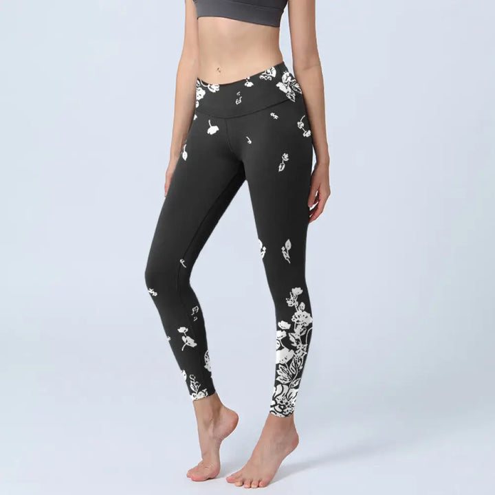 BWOOOH printed yoga leggings - Black Scattered Petals Print Gym Legging