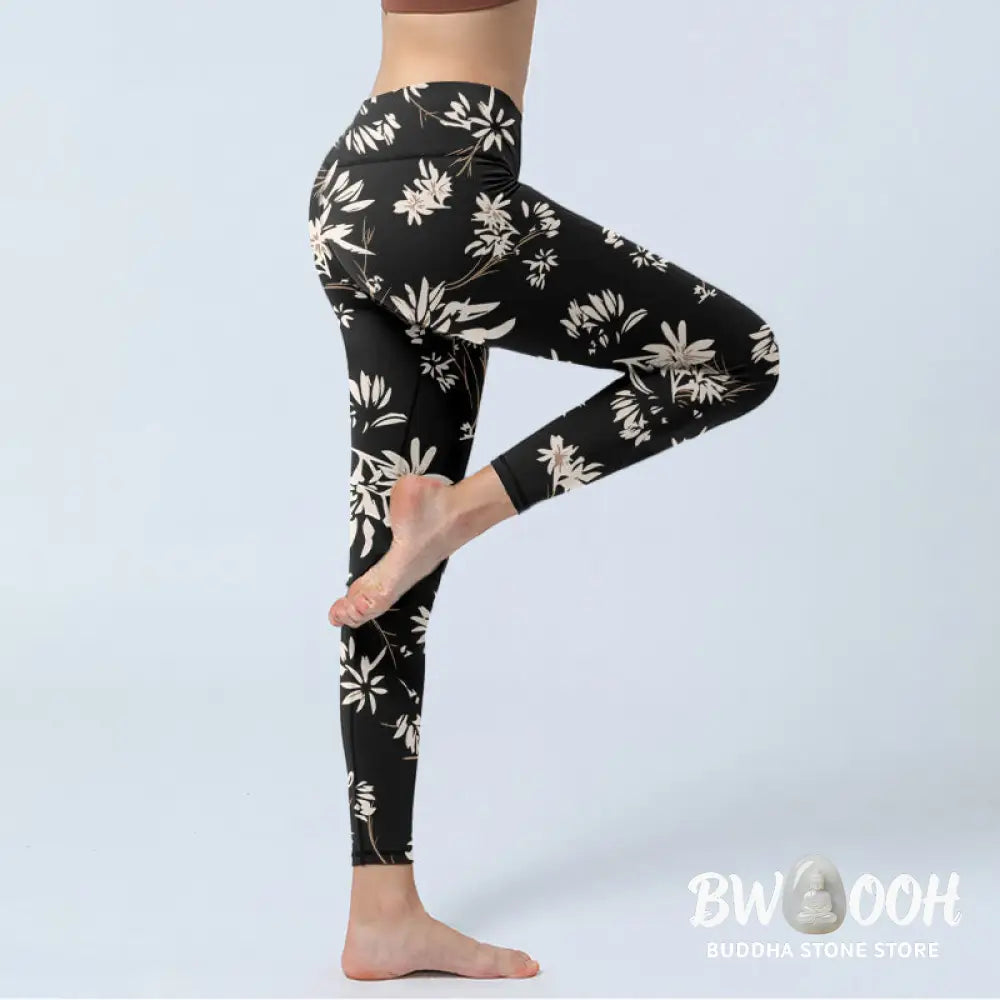 BWOOOH printed yoga leggings - Black White Petals Pattern Print Gym Leg