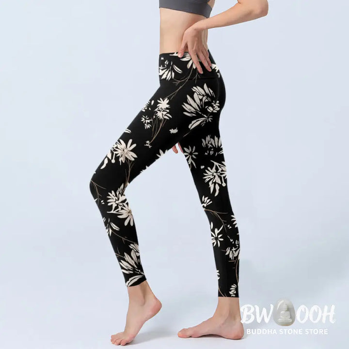 BWOOOH printed yoga leggings - Black White Petals Pattern Print Gym Leg