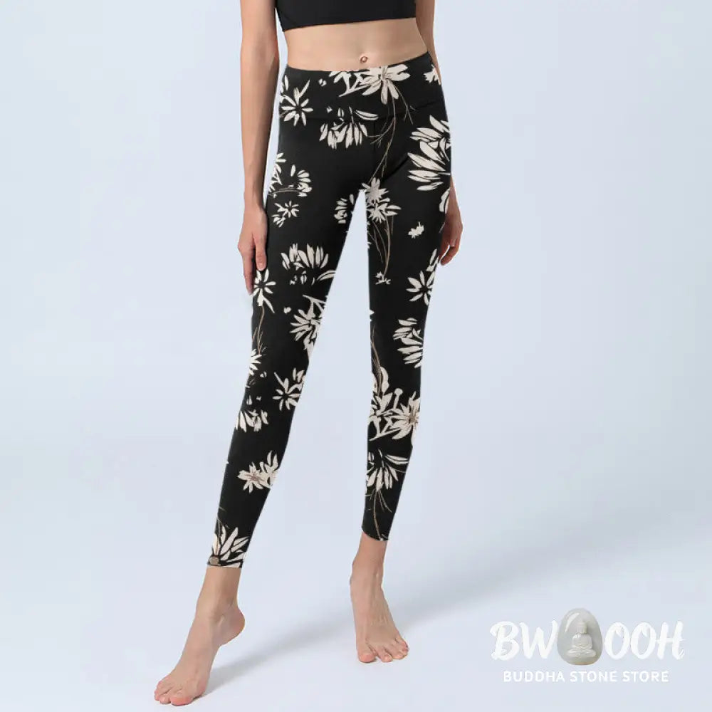 BWOOOH printed yoga leggings - Black White Petals Pattern Print Gym Leg
