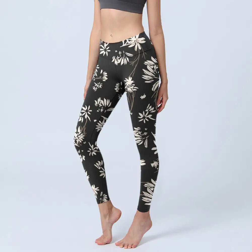 BWOOOH printed yoga leggings - Black White Petals Pattern Print Gym Leg