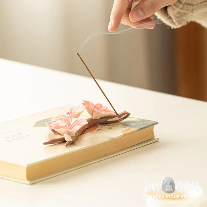 BWOOOH ceramic incense burner - Blooming Plum Blossom Branches Cera