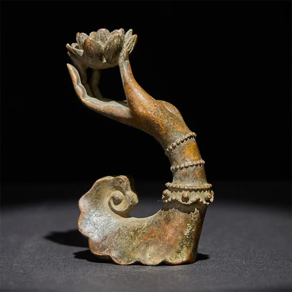 BWOOOH handcrafted Buddha statue - Classic Buddha's Hand Lotus Alloy H