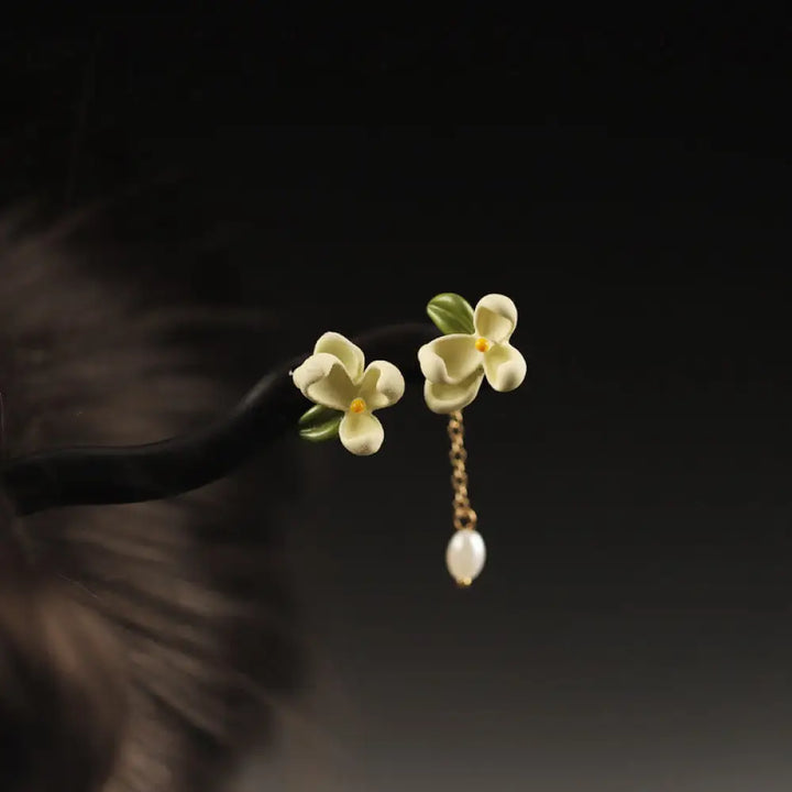 BWOOOH Ebony Gardenia Tassel Courage Hairpin