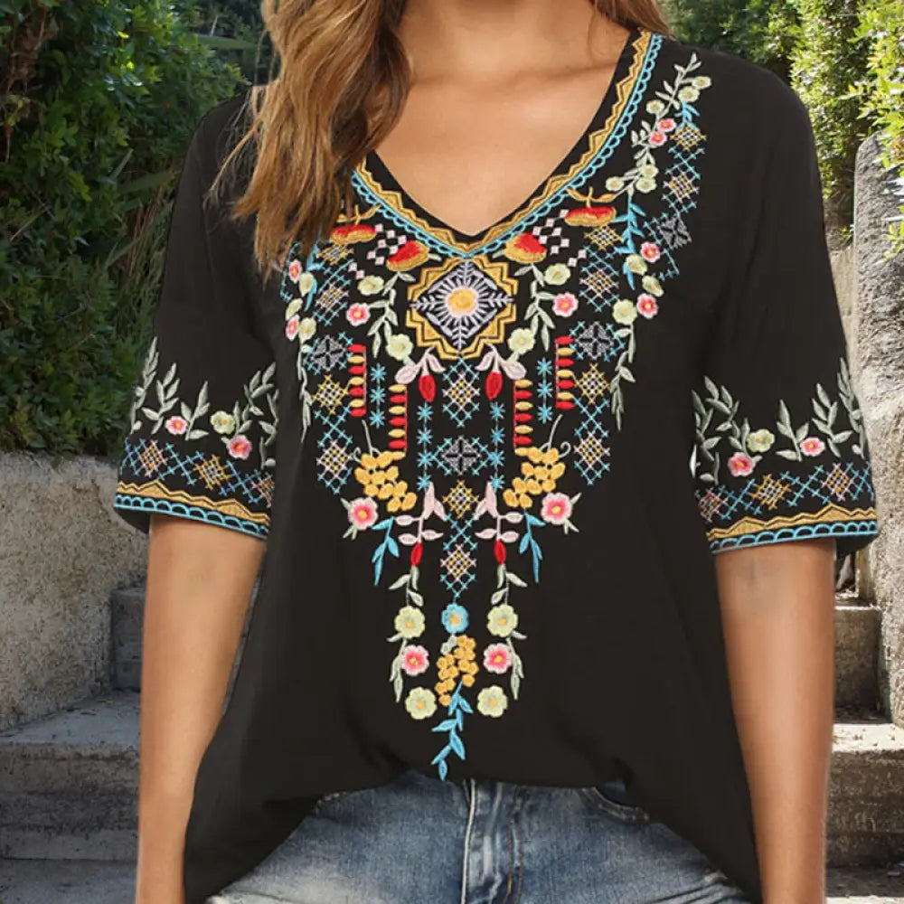 Buddha Stones Embroidery Flower Design Short Sleeve V-neck Cotton Women’s T-Shirt - Black / US4，UK/AU8，EU36 (L)