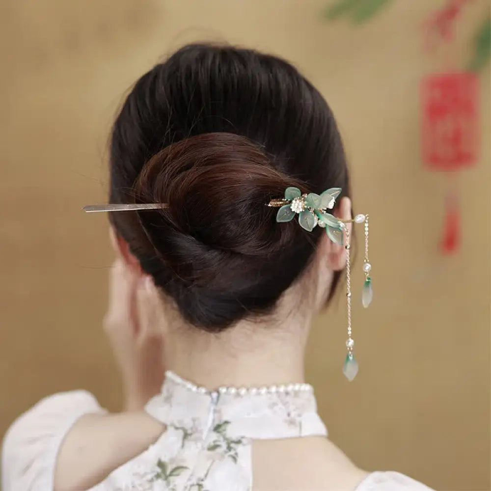 BWOOOH Flower Leaf Pearl Peace Tassel Hairpin