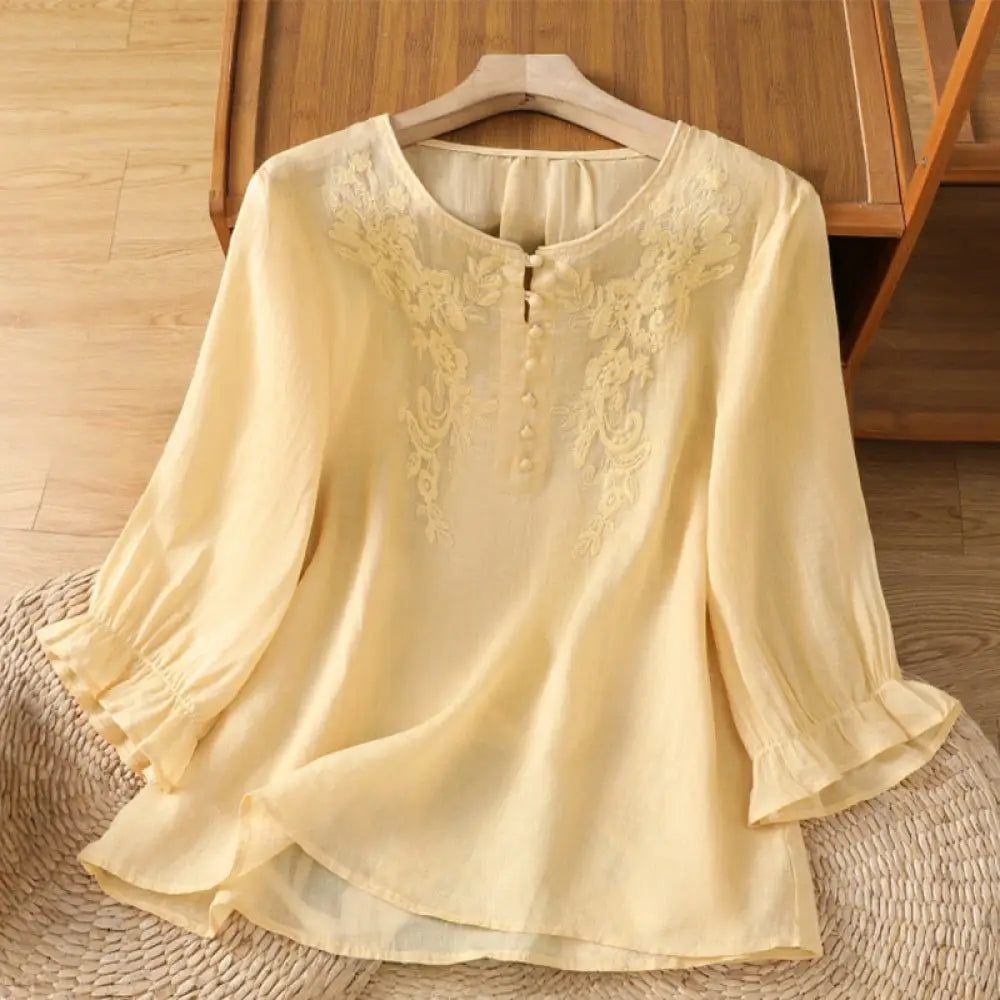BWOOOH Flower Vines Embroidery Button Crew Neck Three Qua