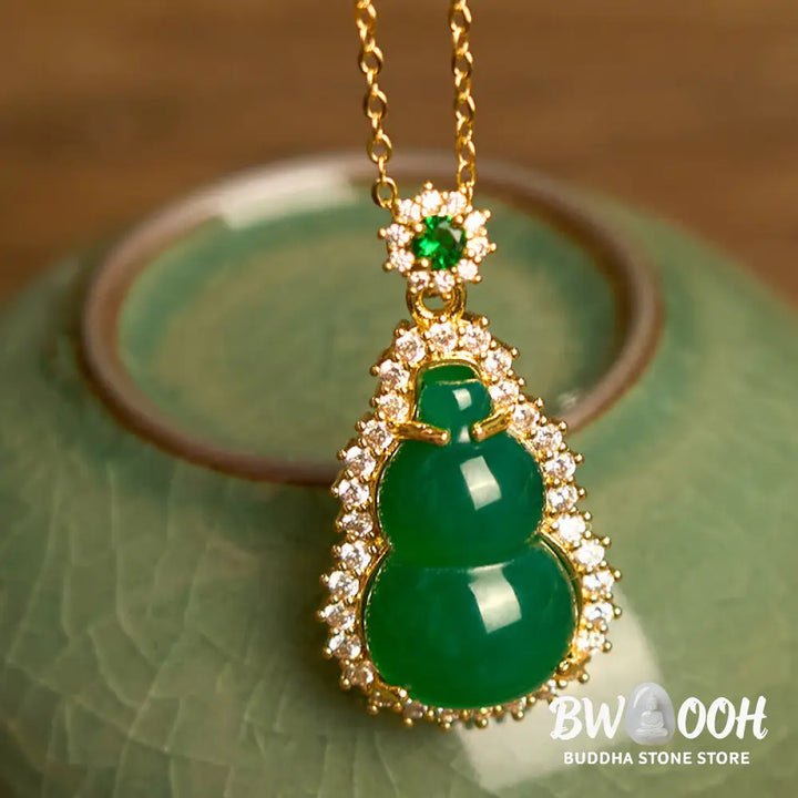 Buddha Stones Green Chalcedony Gourd Pendant - BWOOOH - Green Chalcedony - Necklaces &amp; Pendants