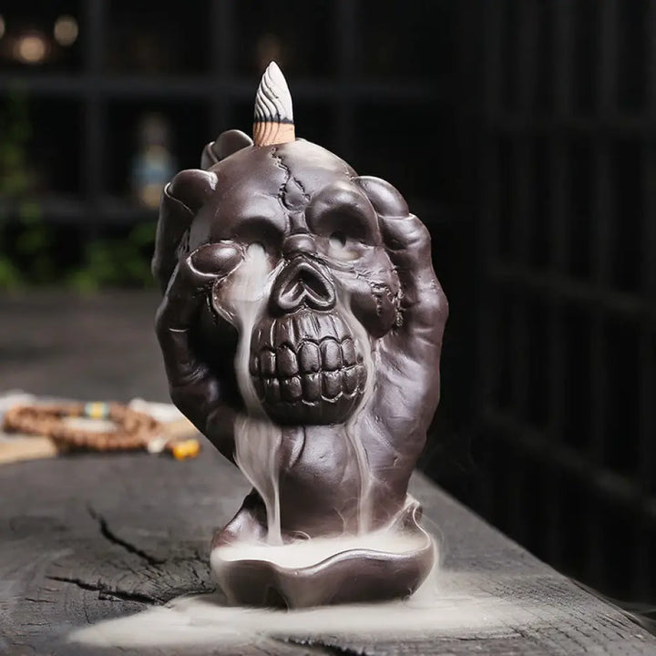 BWOOOH ceramic incense burner - Halloween Skull With Ghost Hand Pur