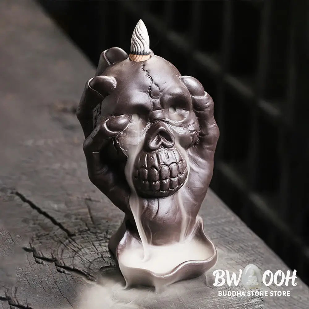 BWOOOH ceramic incense burner - Halloween Skull With Ghost Hand Pur