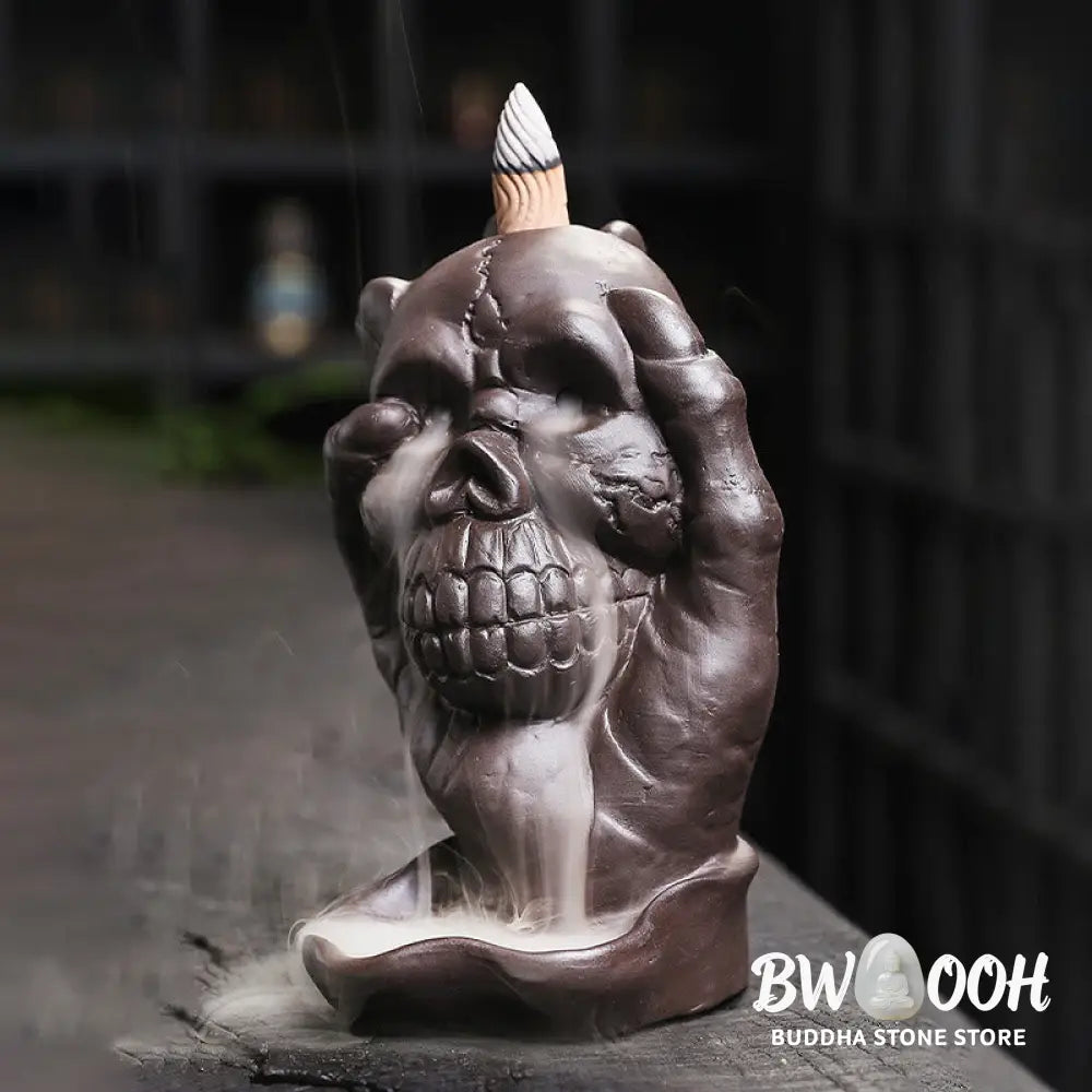 BWOOOH ceramic incense burner - Halloween Skull With Ghost Hand Pur