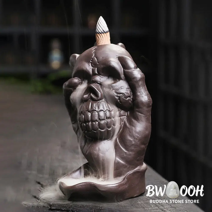 BWOOOH ceramic incense burner - Halloween Skull With Ghost Hand Pur