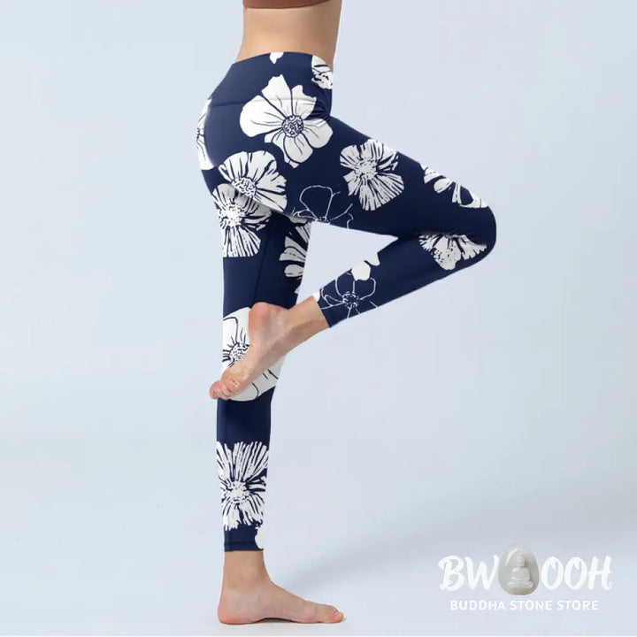 BWOOOH printed yoga leggings - Large White Petals Plants Pattern Print 