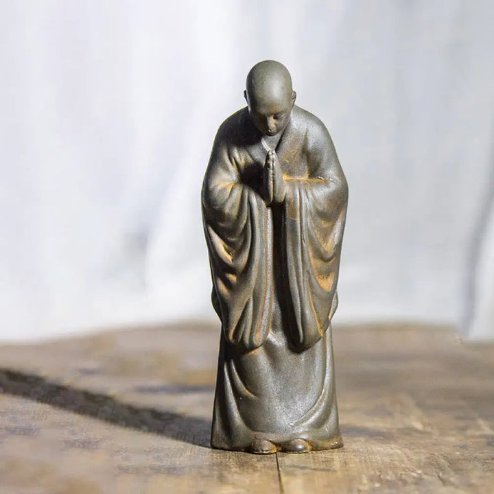 BWOOOH resin Buddha statue - Meditating Praying Monk Iron Powder