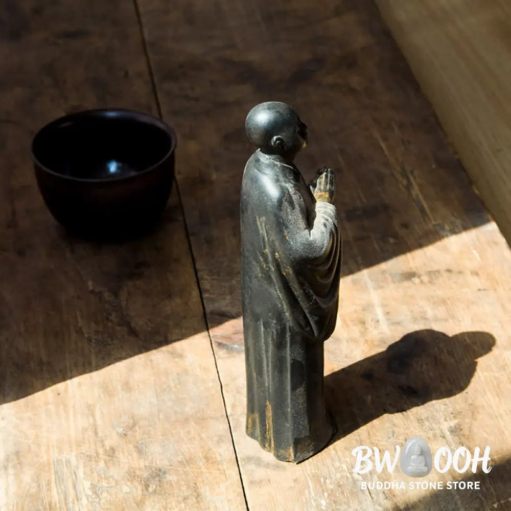BWOOOH resin Buddha statue - Meditating Praying Monk Iron Powder