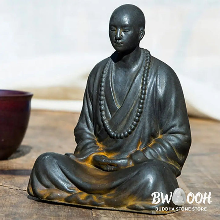 BWOOOH resin Buddha statue - Meditating Praying Monk Iron Powder