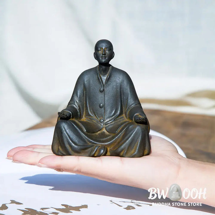 BWOOOH resin Buddha statue - Meditating Praying Monk Iron Powder