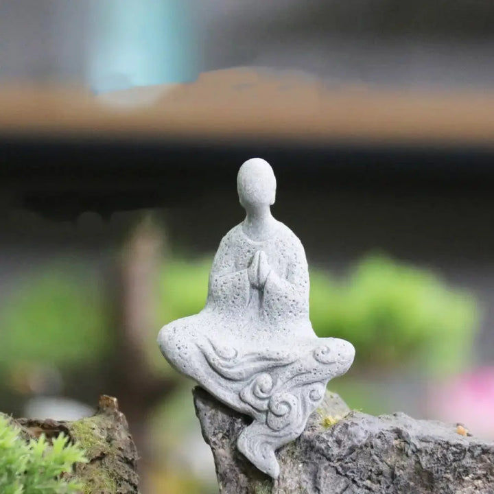 BWOOOH Meditation Buddha Monk Serenity Home Decoration - One-handed Buddha 8*7*18cm - Decorations