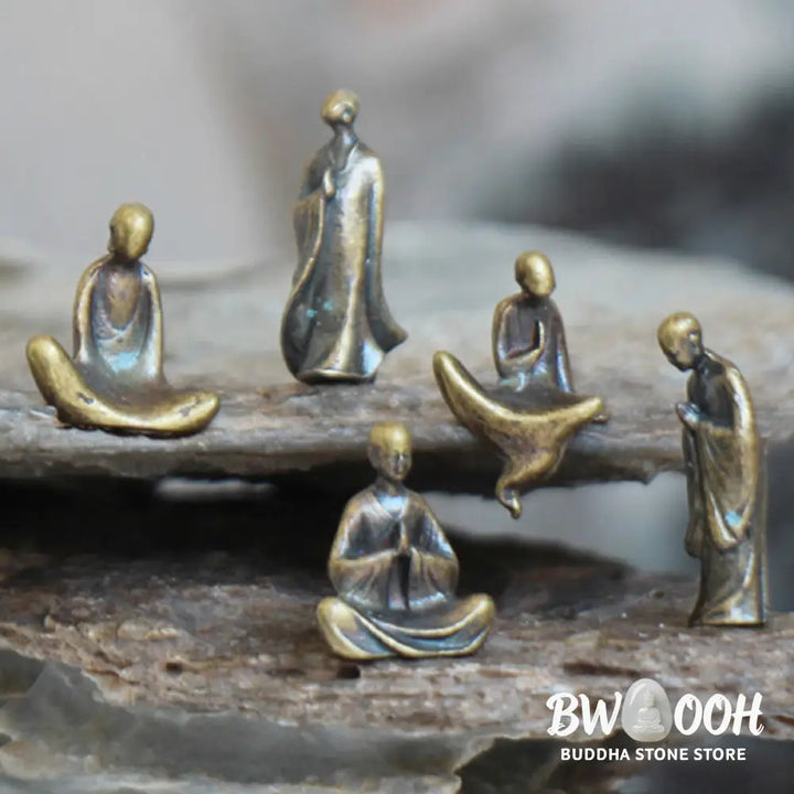 BWOOOH Mini Meditation Buddha Metal Monk Serenity Home Decoration - Mini 5 Buddha Statues + Pine Tree