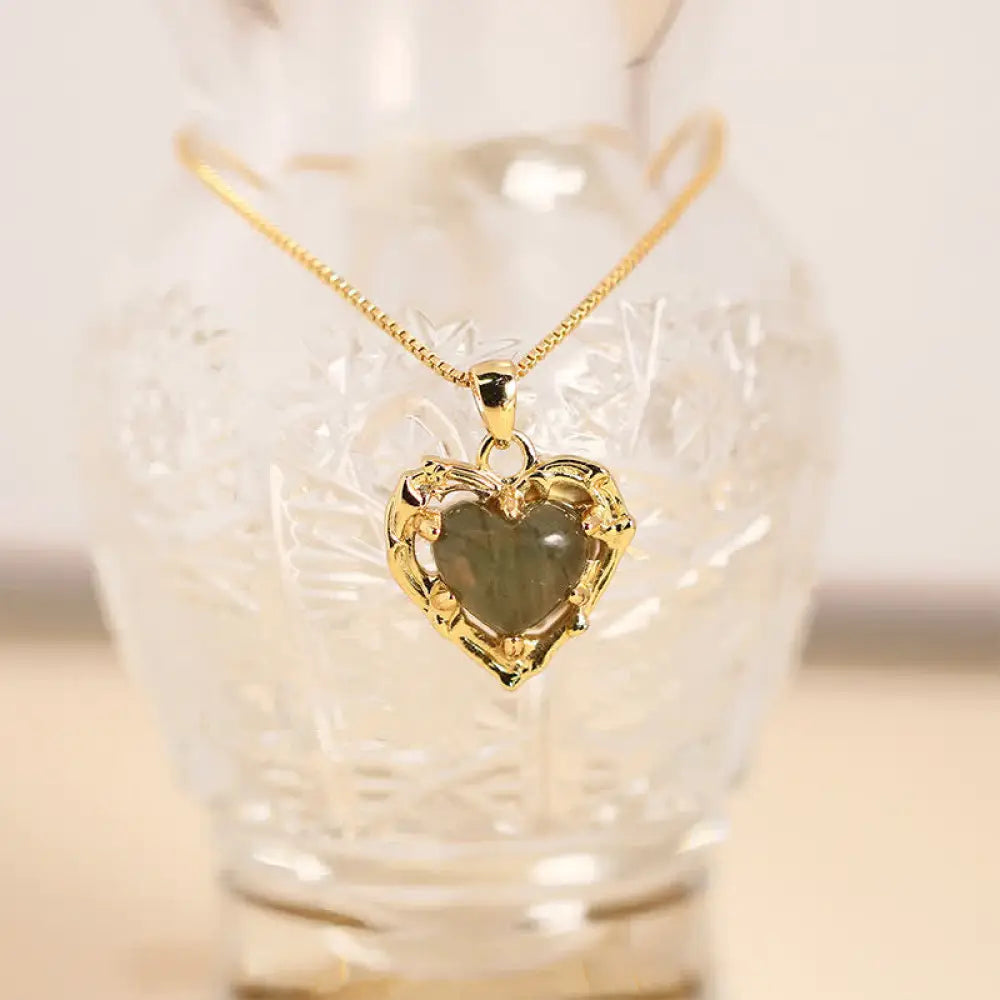 Buddha Stones Natural Amethyst Crystal Inlay Heart Shape Balance Necklace - Natural Black Glitter Stone(Color May Vary)
