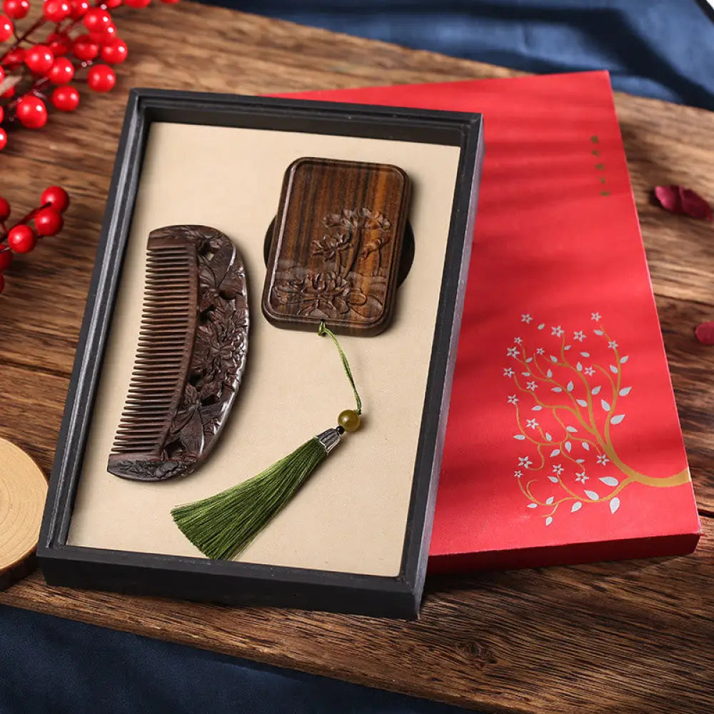 Buddha Stones Natural Green Sandalwood Rosewood Lotus Flower Peacock Butterfly Engraved Soothing Comb - Chacate Preto