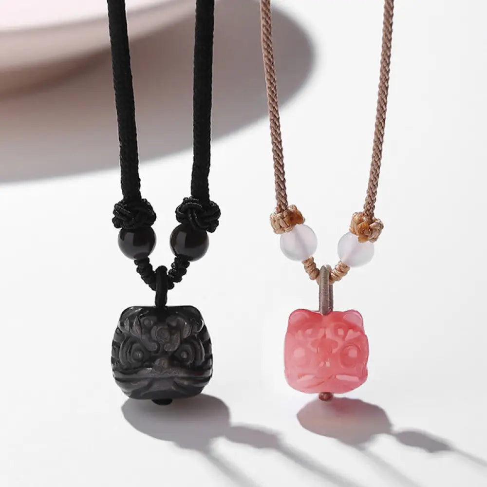 BWOOOH natural silver sheen obsidian red agate dancing lion protection necklace pendant