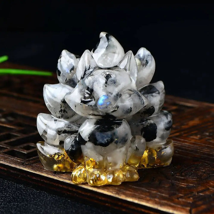 Buddha Stones Natural Various Crystal Strawberry Quartz Amethyst Nine Tailed Fox Protection Home Decoration - White