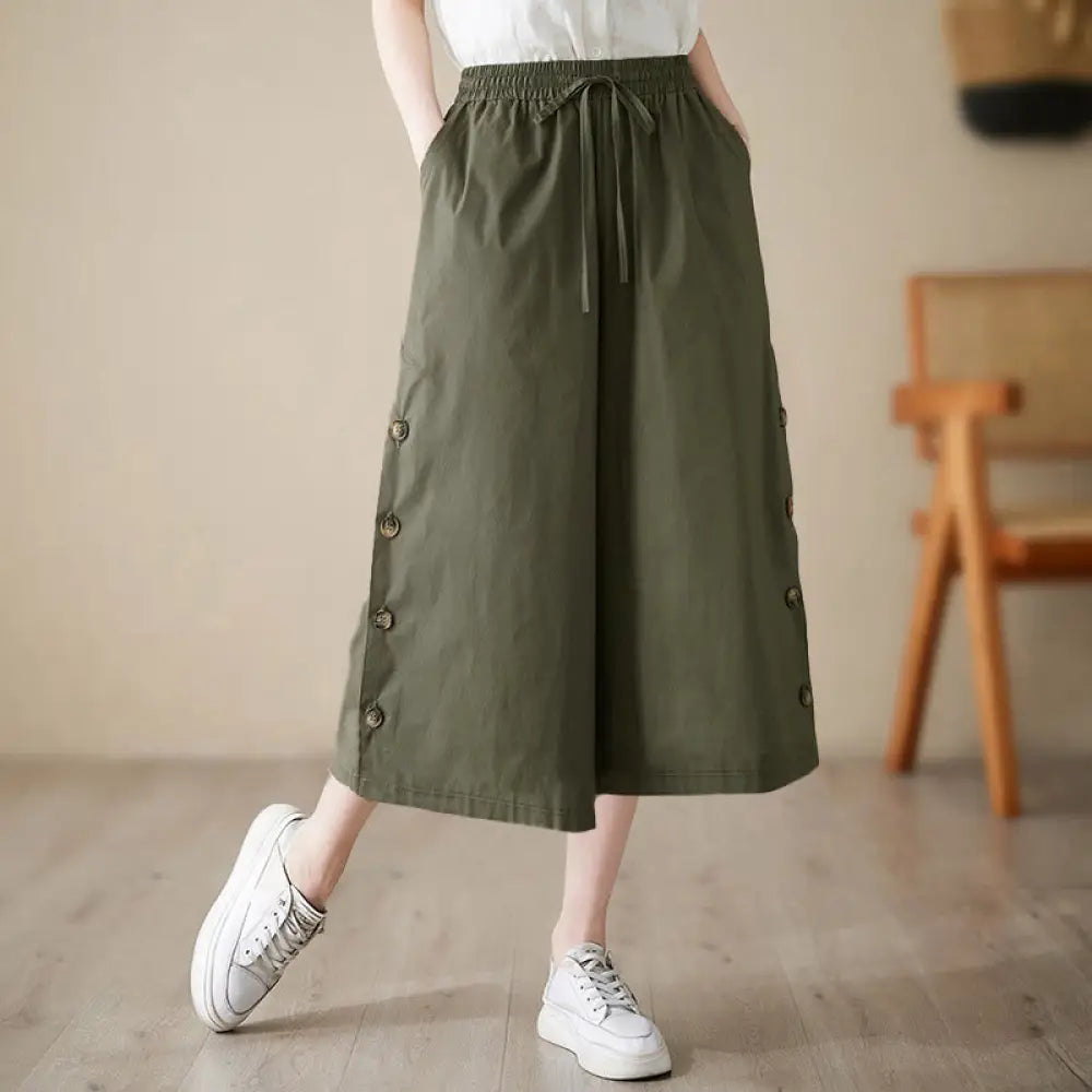 Buddha Stones Plain Buttoned Side Design Capri Cropped Women&