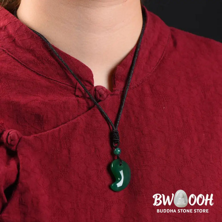 Buddha Stones Red Agate Green Agate Moon Pattern Confidence Calm Necklace - BWOOOH - Necklaces &amp; Pendants
