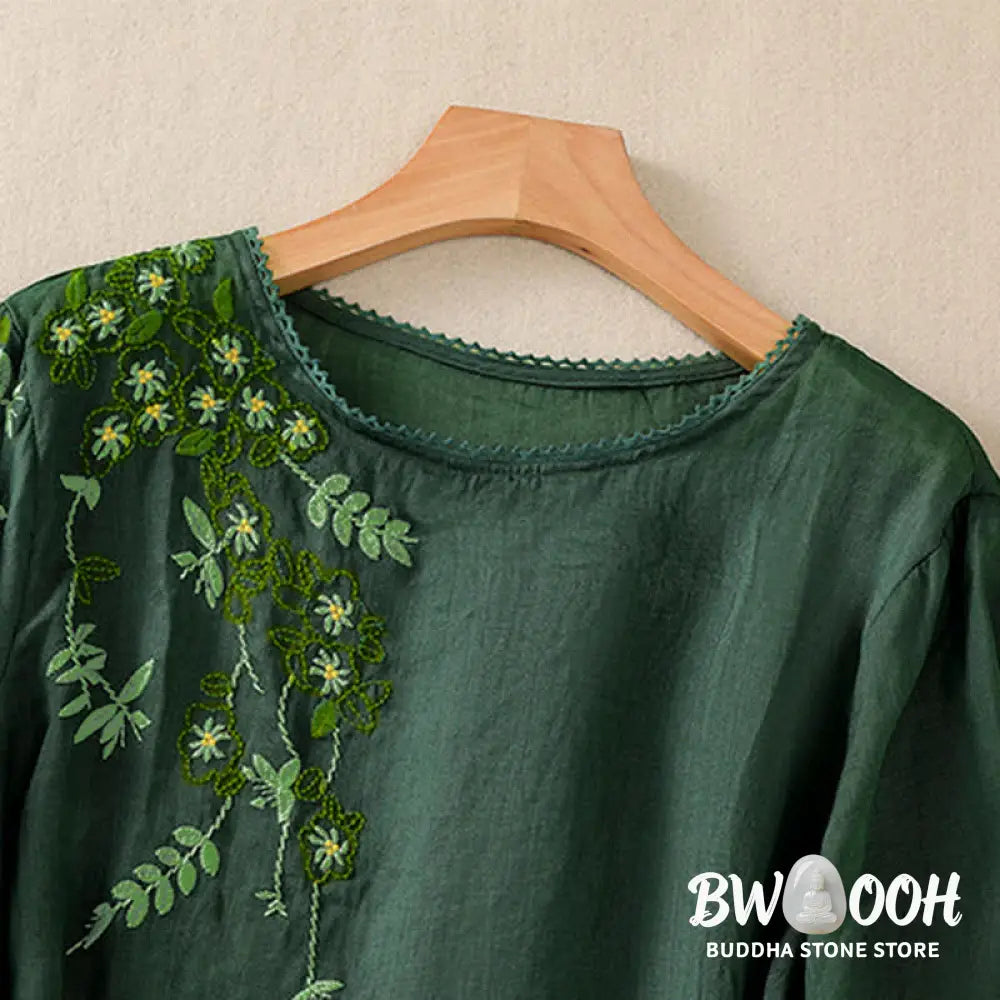 Buddha Stones Retro Embroidery Floral Pattern Short Sleeve Crew Neck Women’s Shirt - Women’s T-Shirts