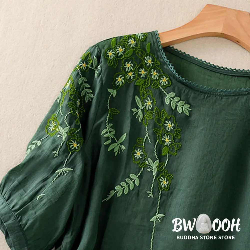 Buddha Stones Retro Embroidery Floral Pattern Short Sleeve Crew Neck Women’s Shirt - Women’s T-Shirts