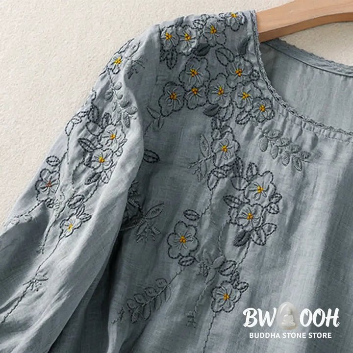 Buddha Stones Retro Embroidery Floral Pattern Short Sleeve Crew Neck Women’s Shirt - Women’s T-Shirts
