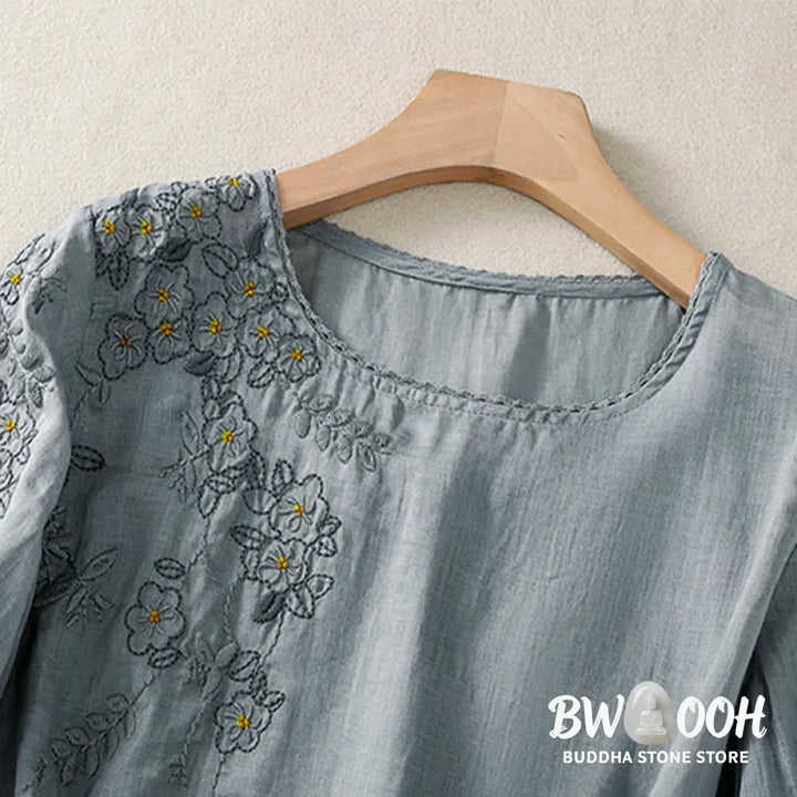 Buddha Stones Retro Embroidery Floral Pattern Short Sleeve Crew Neck Women’s Shirt - Women’s T-Shirts