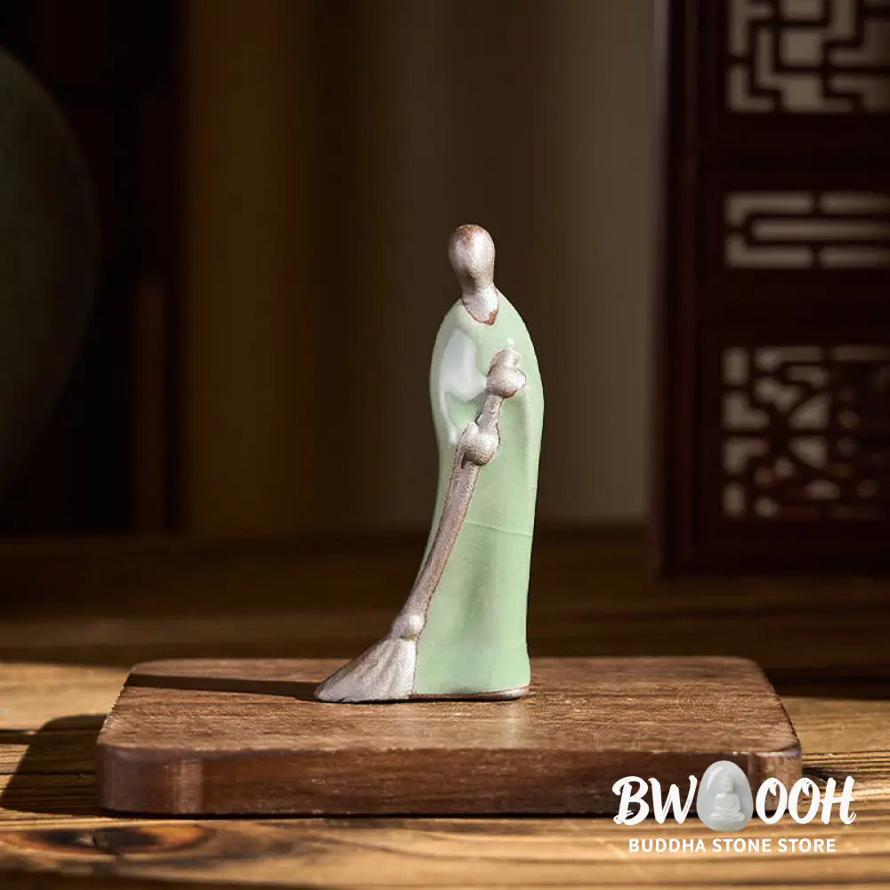 BWOOOH handcrafted Buddha statue - Small Formless Buddha Sweeping Monk