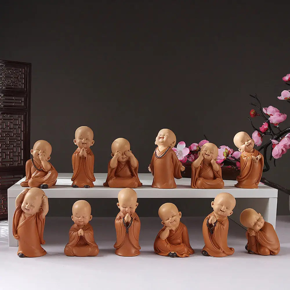 BWOOOH resin Buddha statue - Small Mini Meditation Praying Monk 