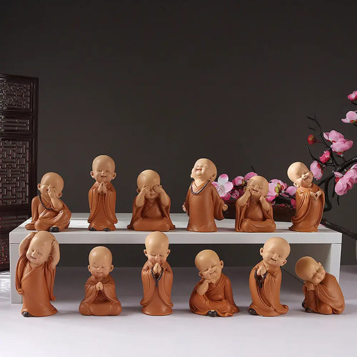 BWOOOH resin Buddha statue - Small Mini Meditation Praying Monk 