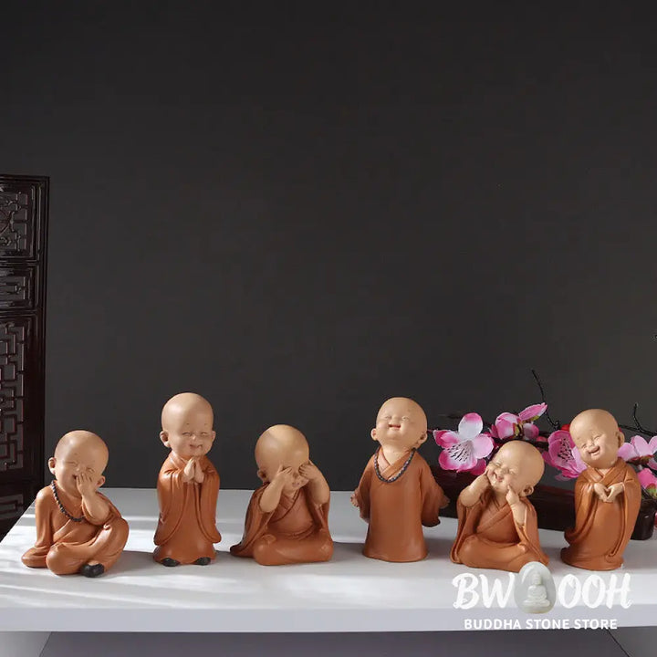 BWOOOH resin Buddha statue - Small Mini Meditation Praying Monk 