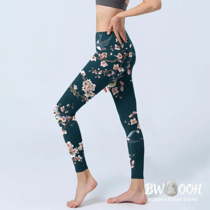 BWOOOH printed yoga leggings - Sparrow Swallow Peach Blossom Pattern Pr