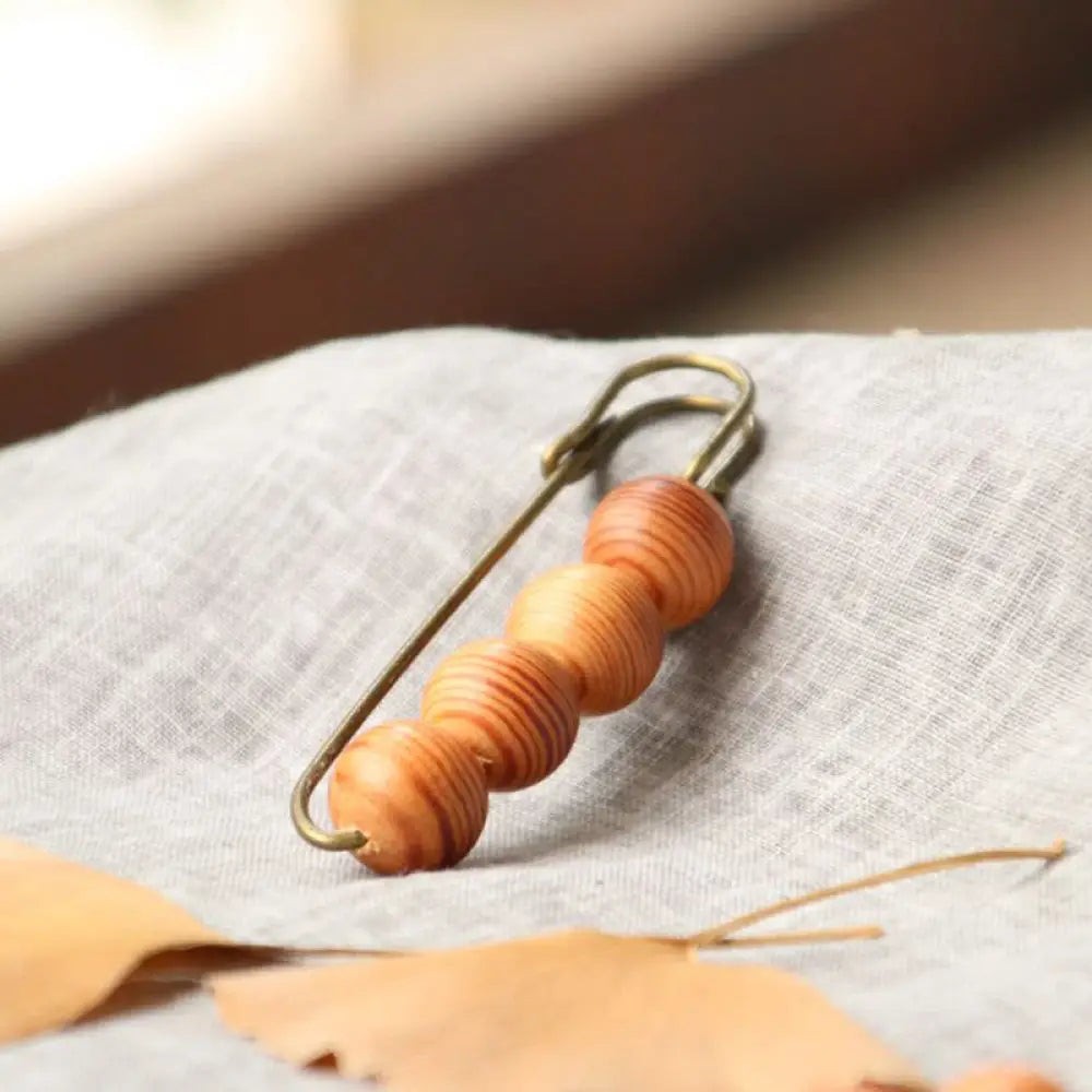 Buddha Stones Vintage Sandalwood Agathis Alba Ebony Wood Peltogyne Beads Healing Brooch - Agathis Alba - Brooch