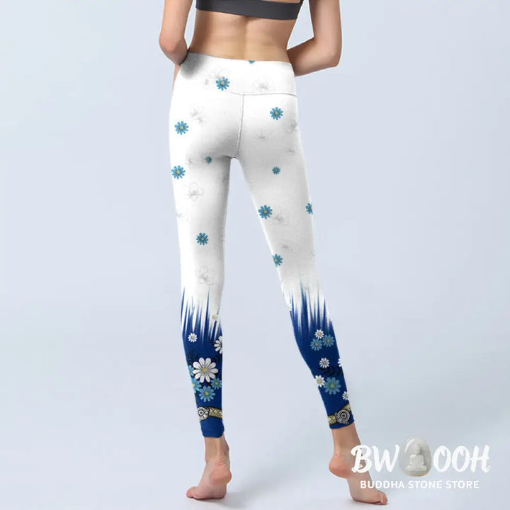 BWOOOH printed yoga leggings - White Flowers Grass Leaves Pattern Print