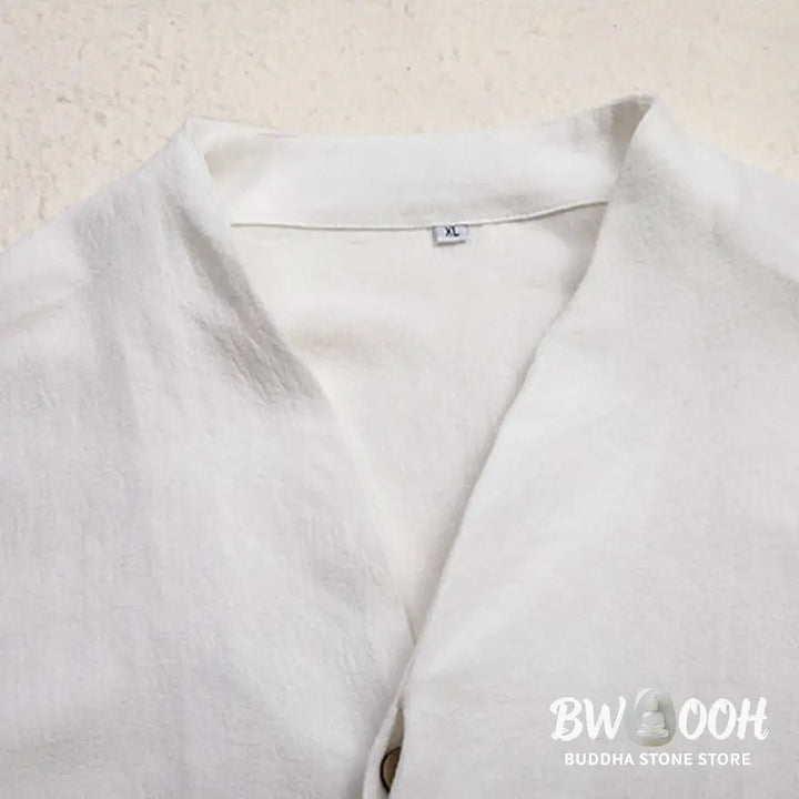 Man wearing BWOOOH V-Neck Men&